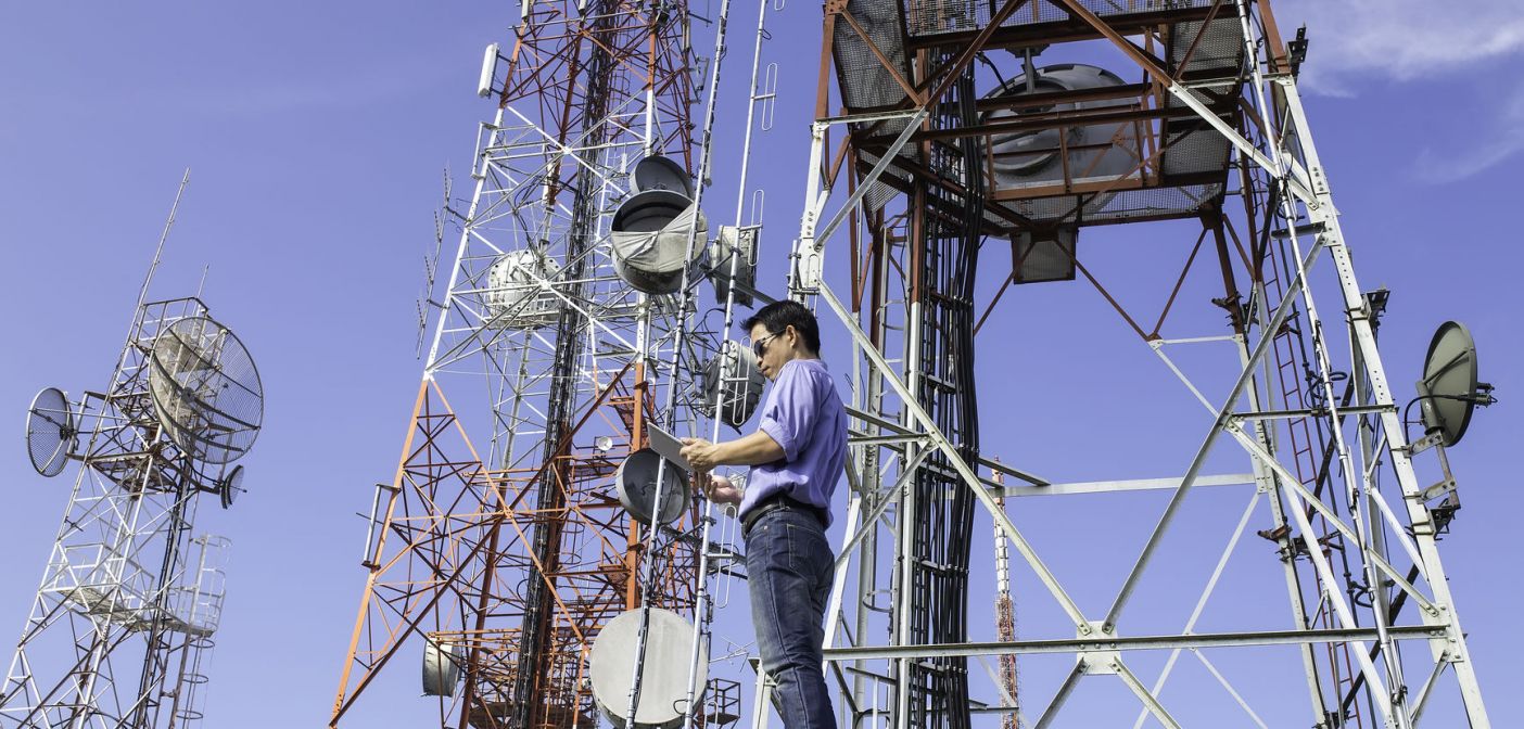 2_1_American-Tower-cell-tower.jpg